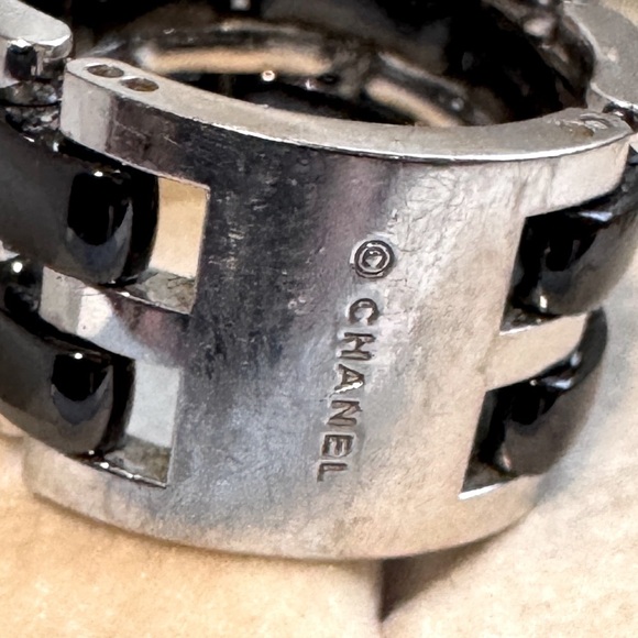 ⨠Stunning One Of A Kind CHANEL Ultra Diamond Black Ceramic 18k White Gold Ring⨠- Picture 14 of 16